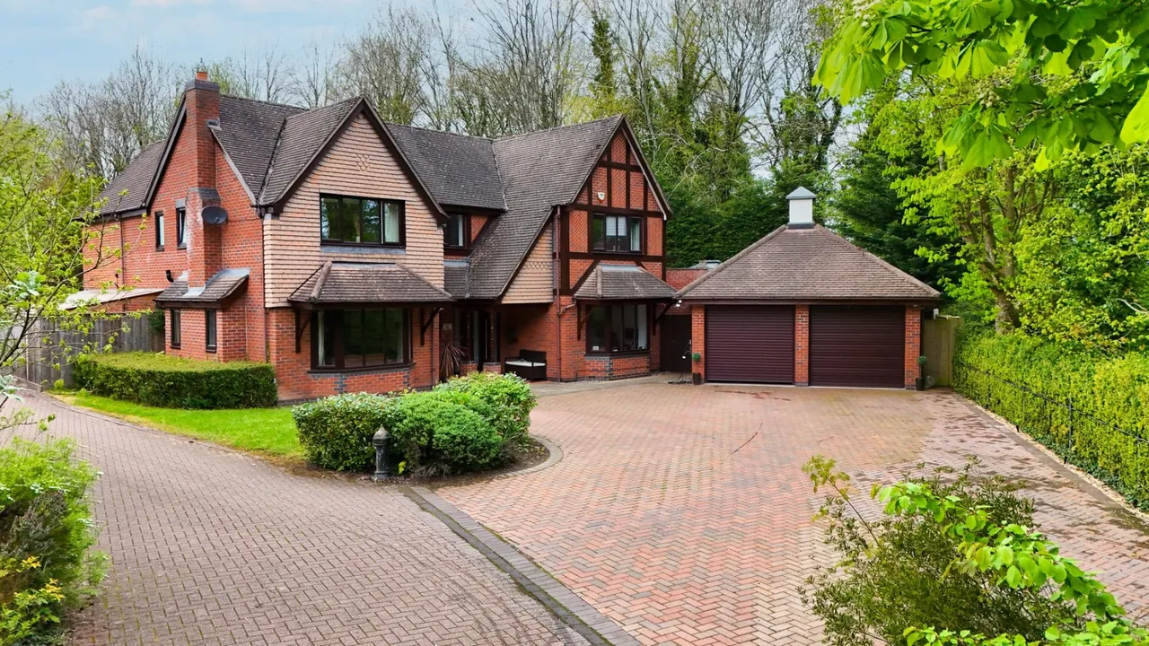 5 bed house for sale — Goldcrest Grove, Apley, Telford TF1 6TA