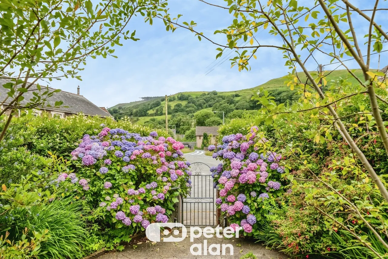 Treharne Road, Maesteg, CF34, photo 28