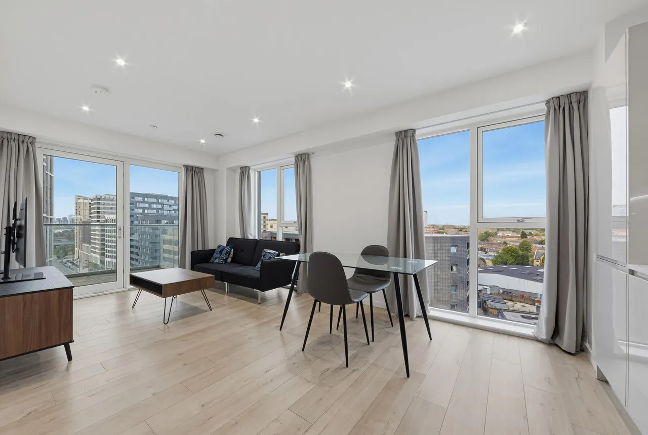 2 bed flat for sale, Effra Gardens, London, E16