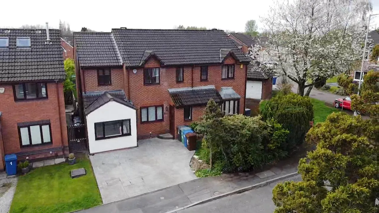 3 bed house for sale — Browns Road, Bradley Fold, Bolton, BL2 6RQ