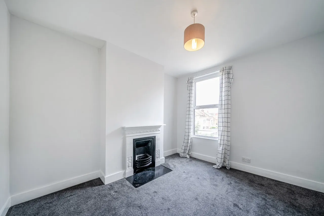Ceres Road, SE18, photo 6