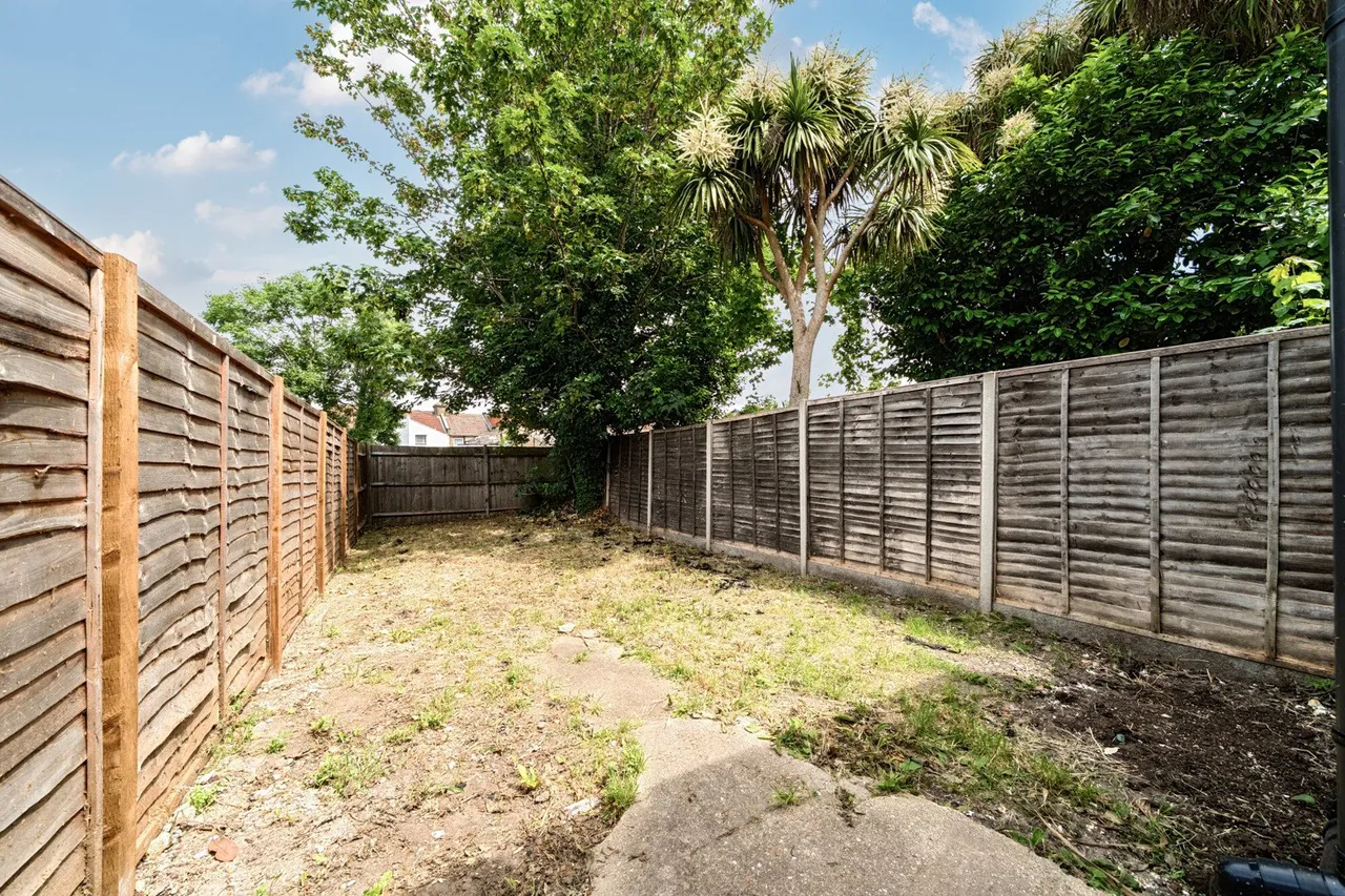 Ceres Road, SE18, photo 7