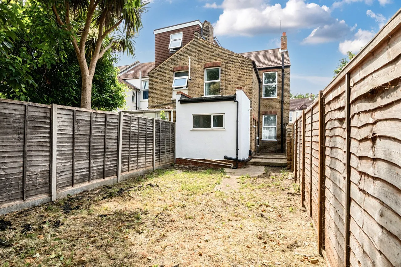 Ceres Road, SE18, photo 9