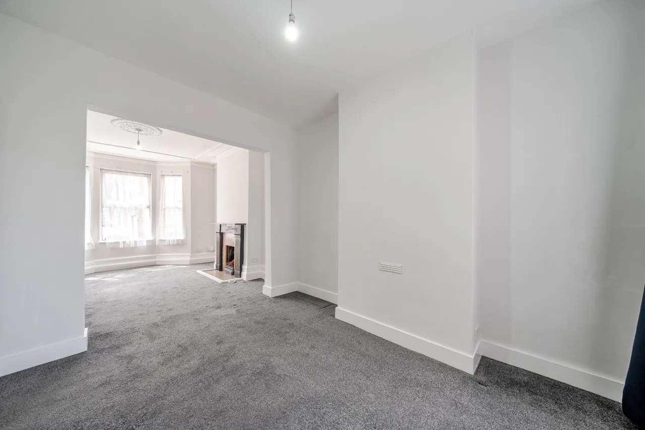 Ceres Road, SE18, photo 16
