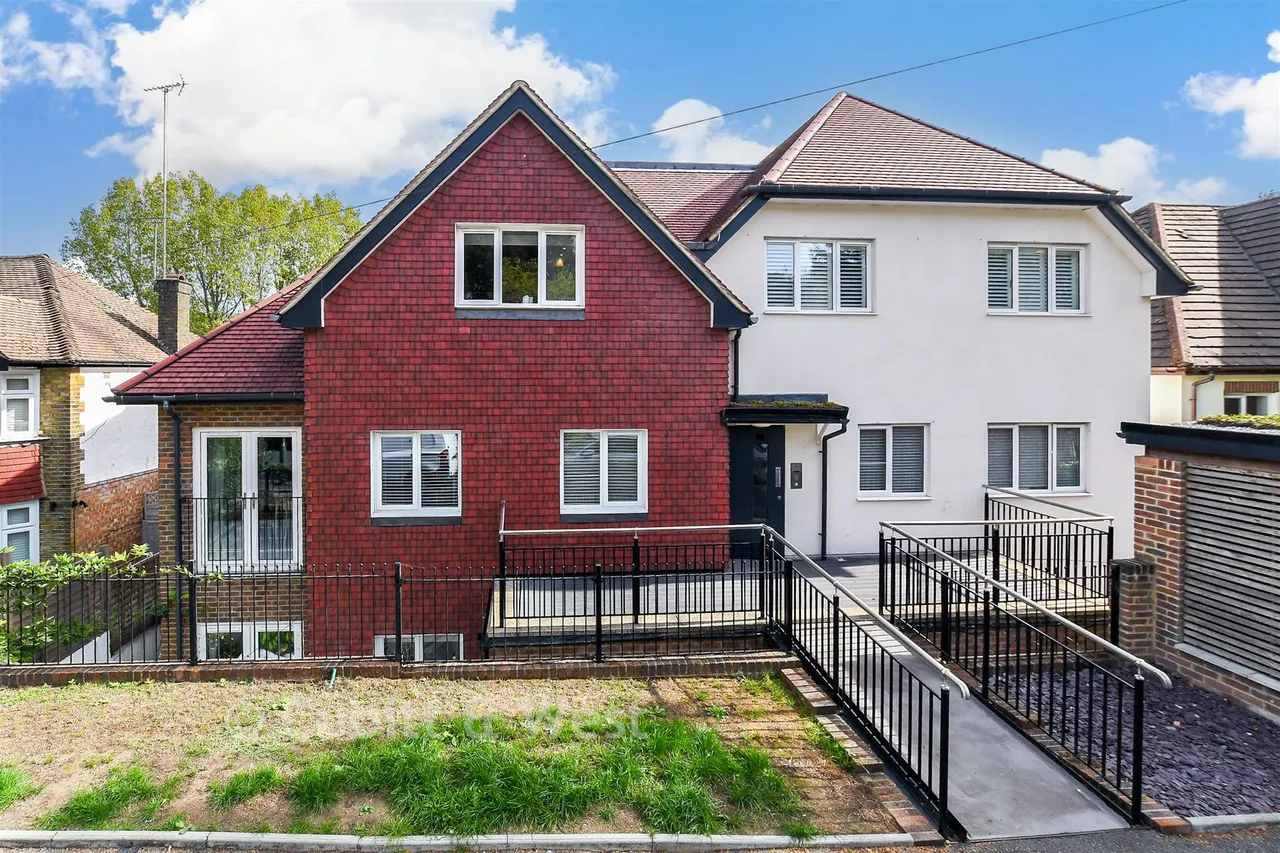 Hornchurch Hill, Whyteleafe, CR3, photo 9