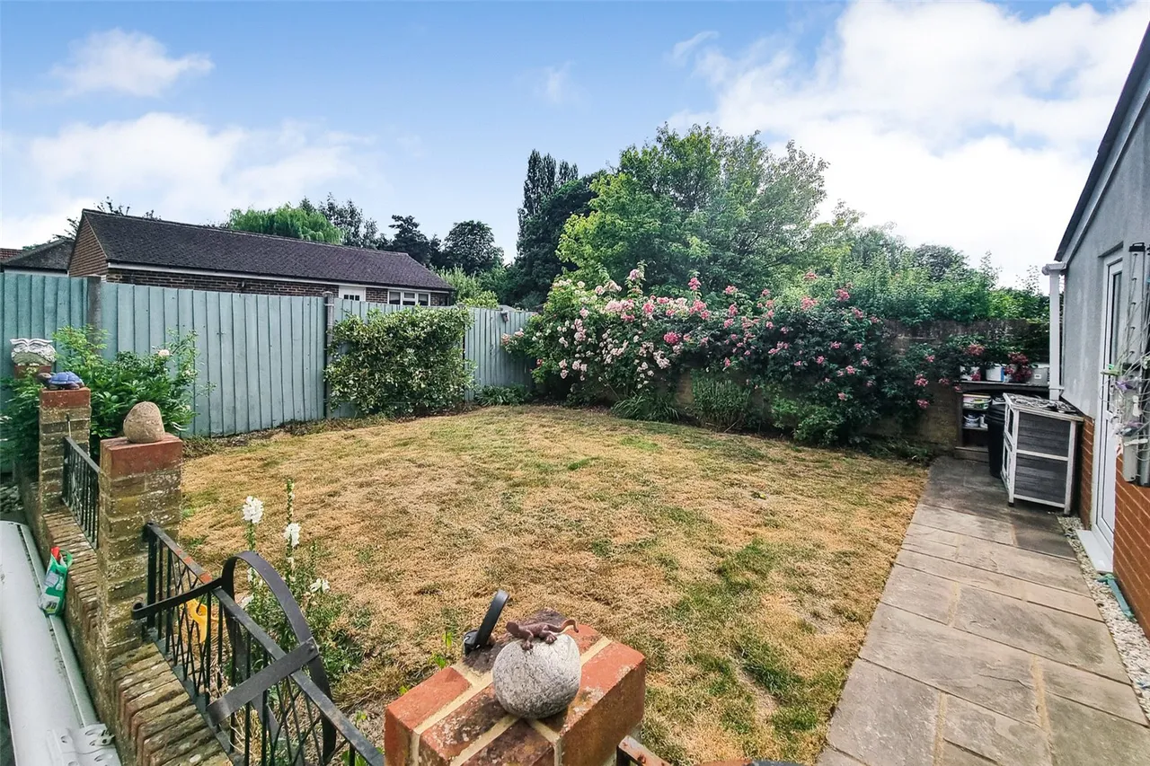 White Lane, Ash Green, Guildford, Surrey, GU12 6HN, photo 19