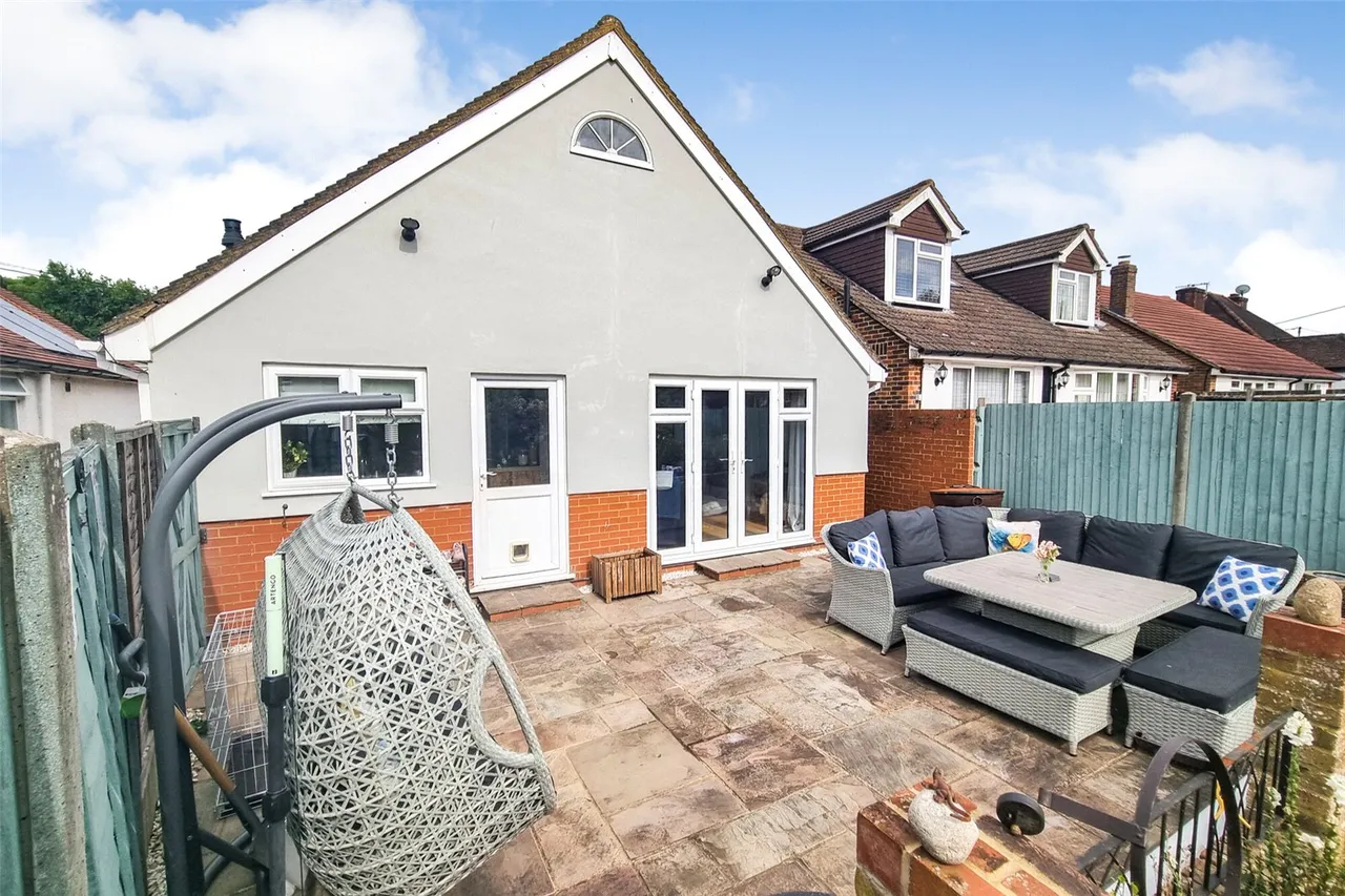 White Lane, Ash Green, Guildford, Surrey, GU12 6HN, photo 20