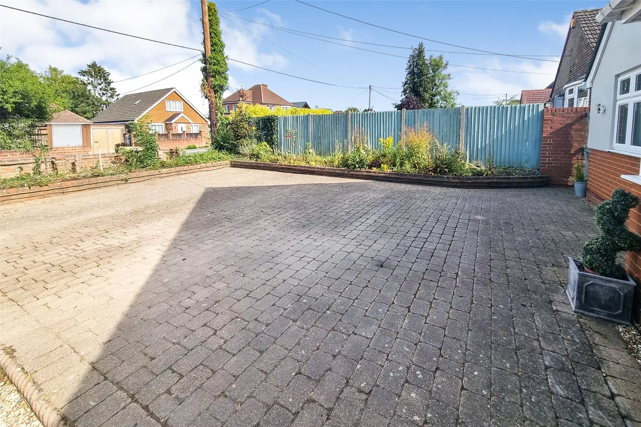 White Lane, Ash Green, Guildford, Surrey, GU12 6HN, photo 17