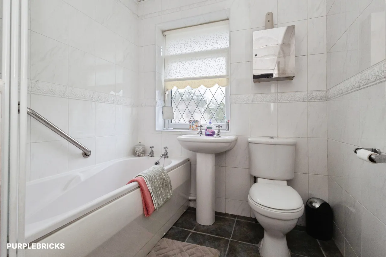 Boarshaw Road, Manchester, M24, photo 15