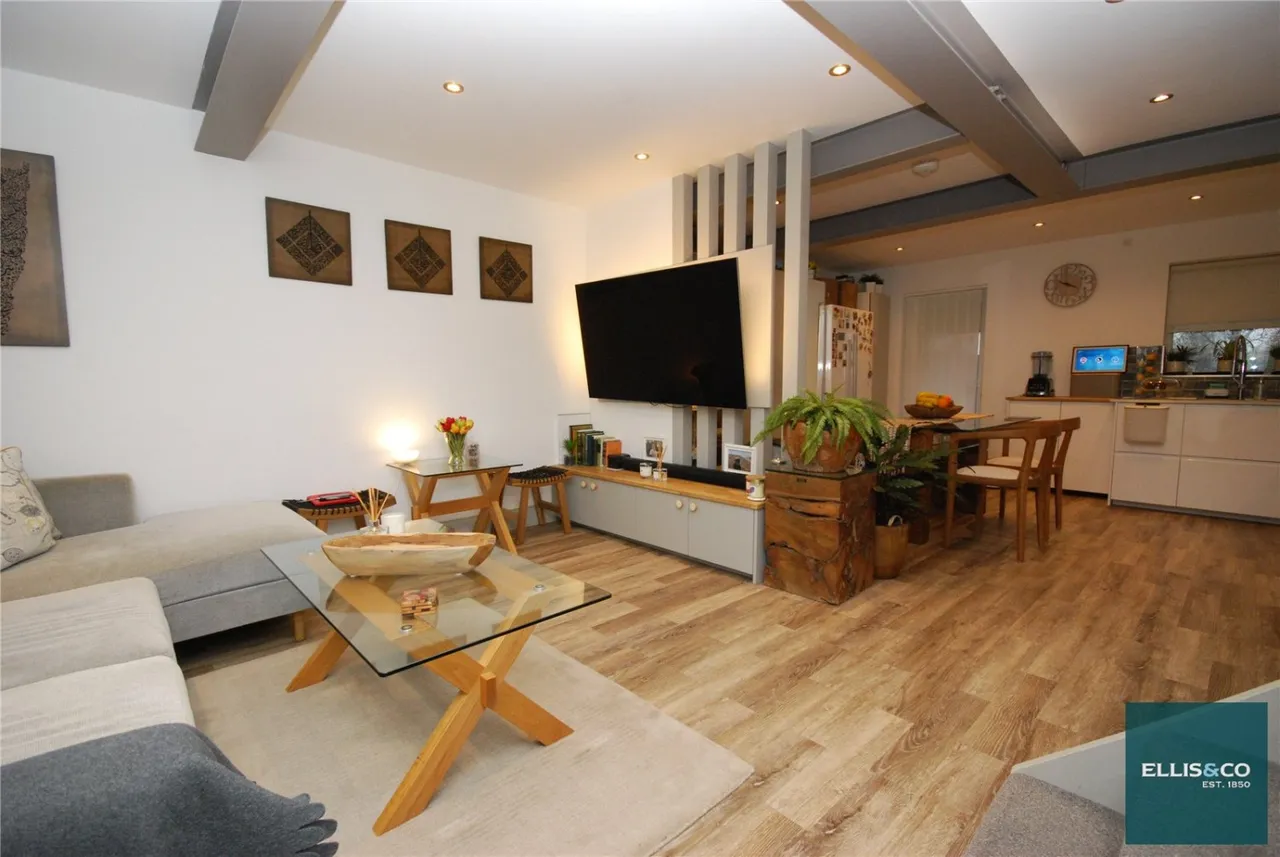 3 bed house for sale, Compton Close, Golders Green, NW11