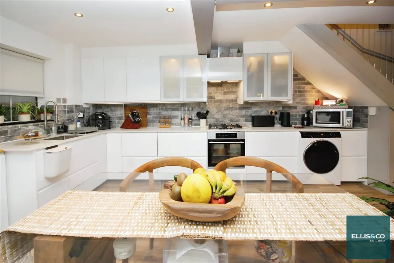 Compton Close, Golders Green, NW11, photo 12