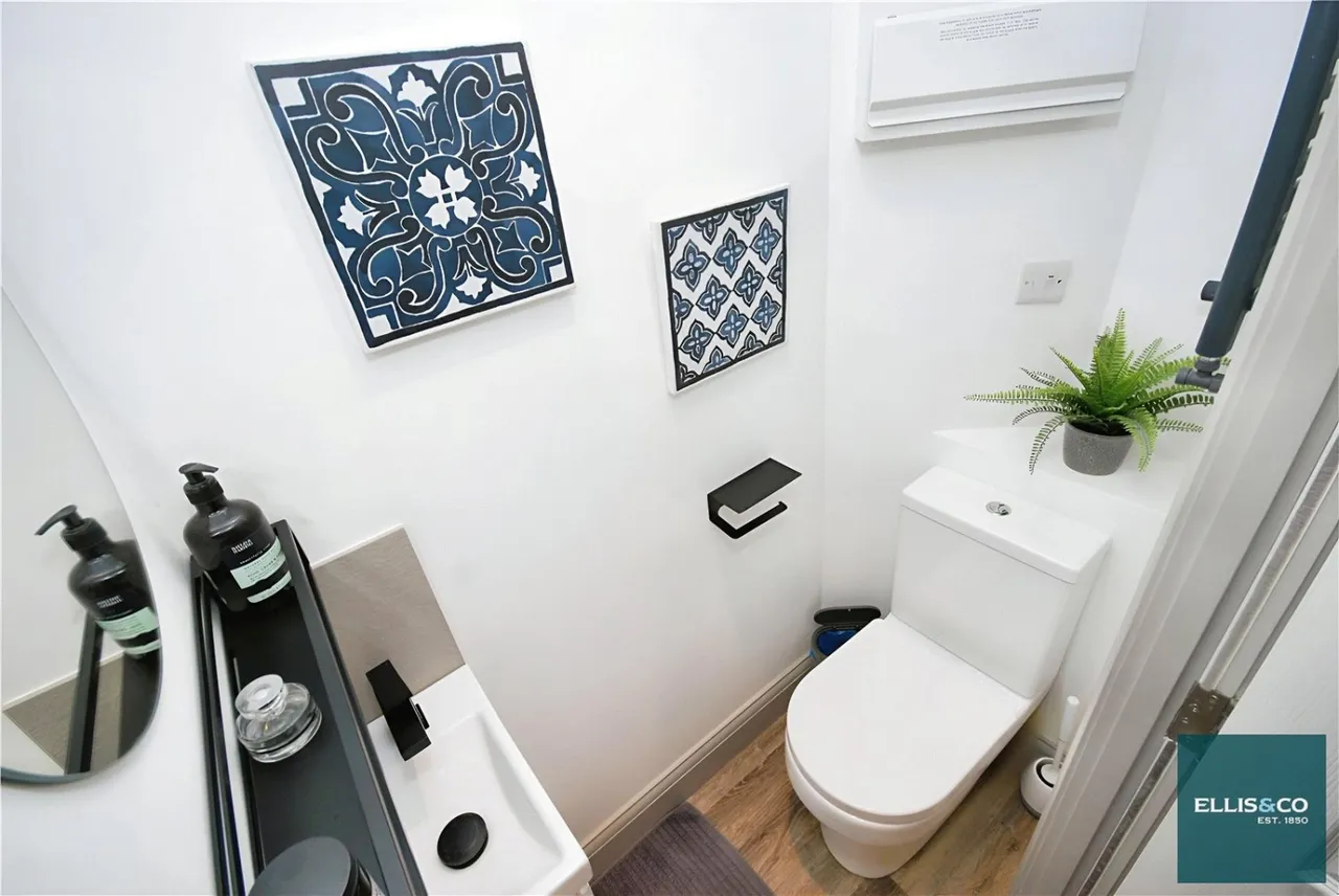 Compton Close, Golders Green, NW11, photo 14