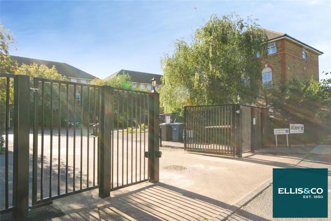 Compton Close, Golders Green, NW11, photo 15