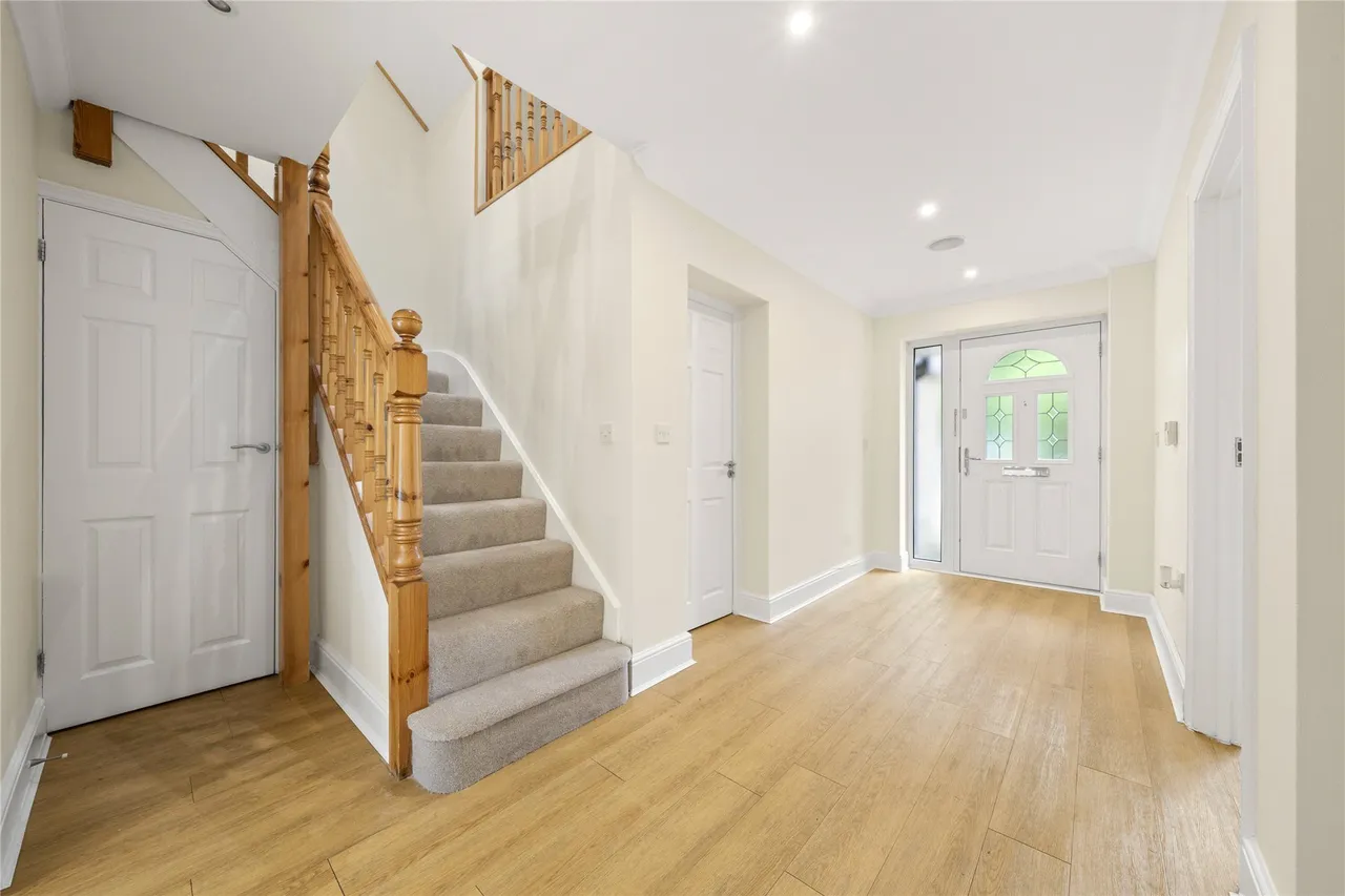 Midway, Walton-on-Thames, Surrey, KT12, photo 24