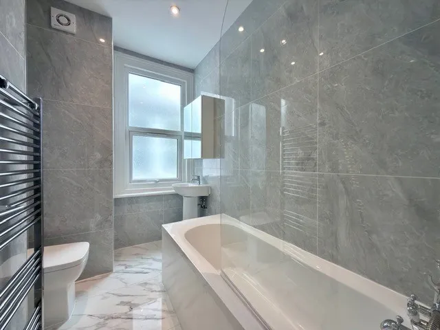 Gambole Road, SW17, photo 7