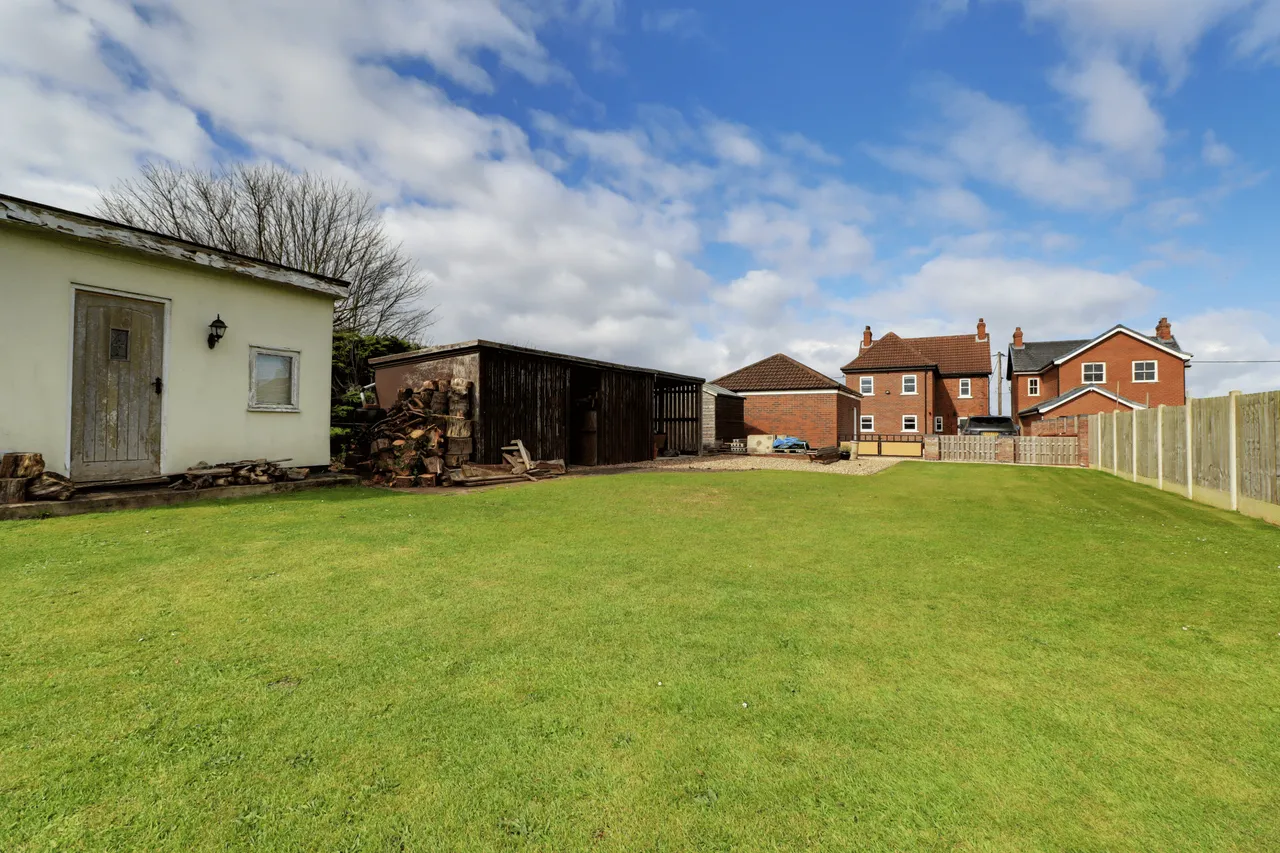 Hill Crest West Halton Lane, Alkborough, DN15, photo 32