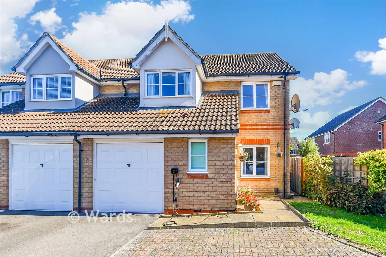 3 bed house for sale, Skylark Way, Kingsnorth, TN23