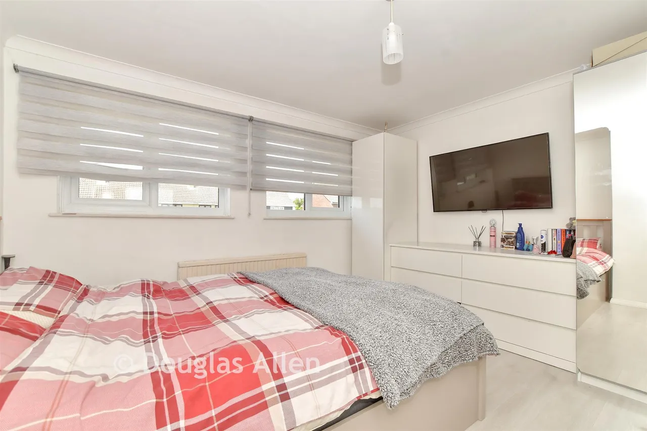 Devonshire Road, Basildon, SS15, photo 9