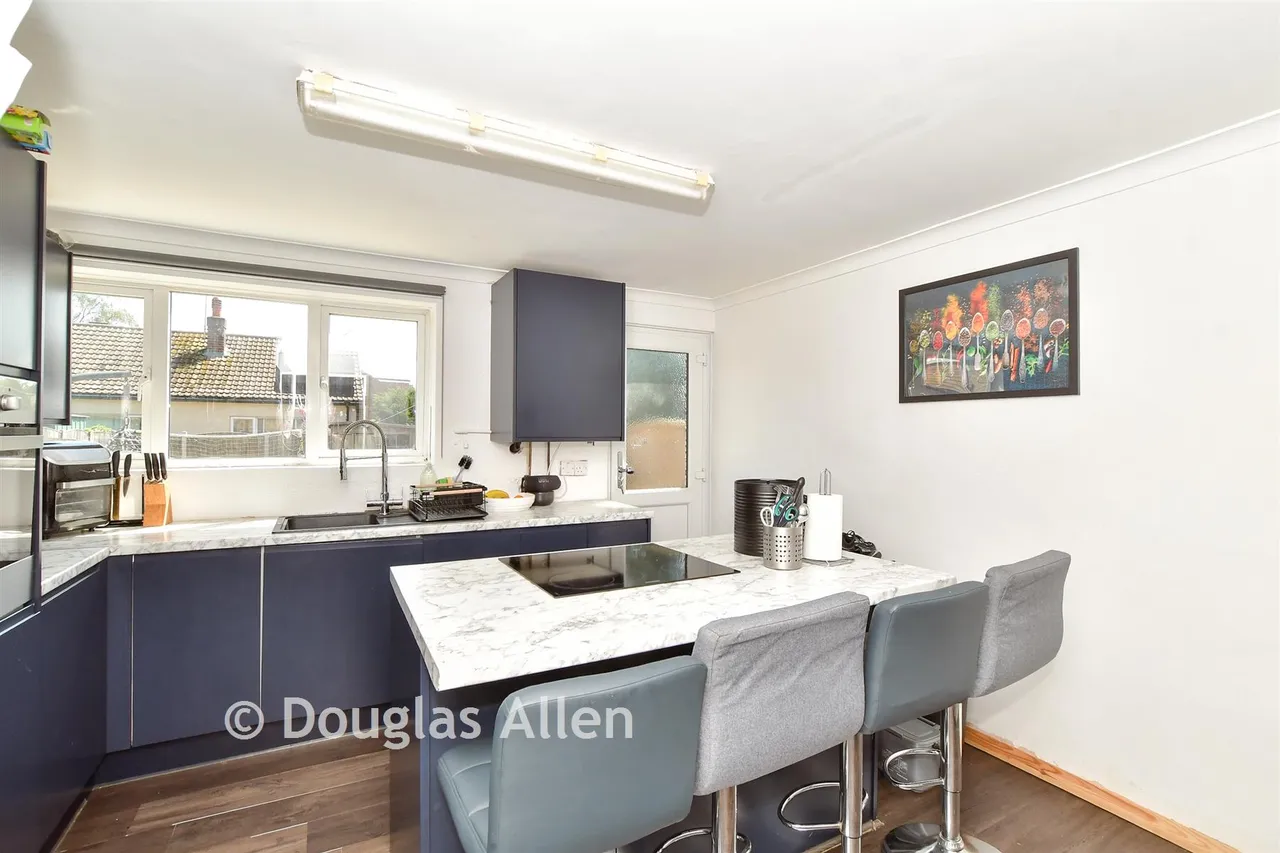 Devonshire Road, Basildon, SS15, photo 3