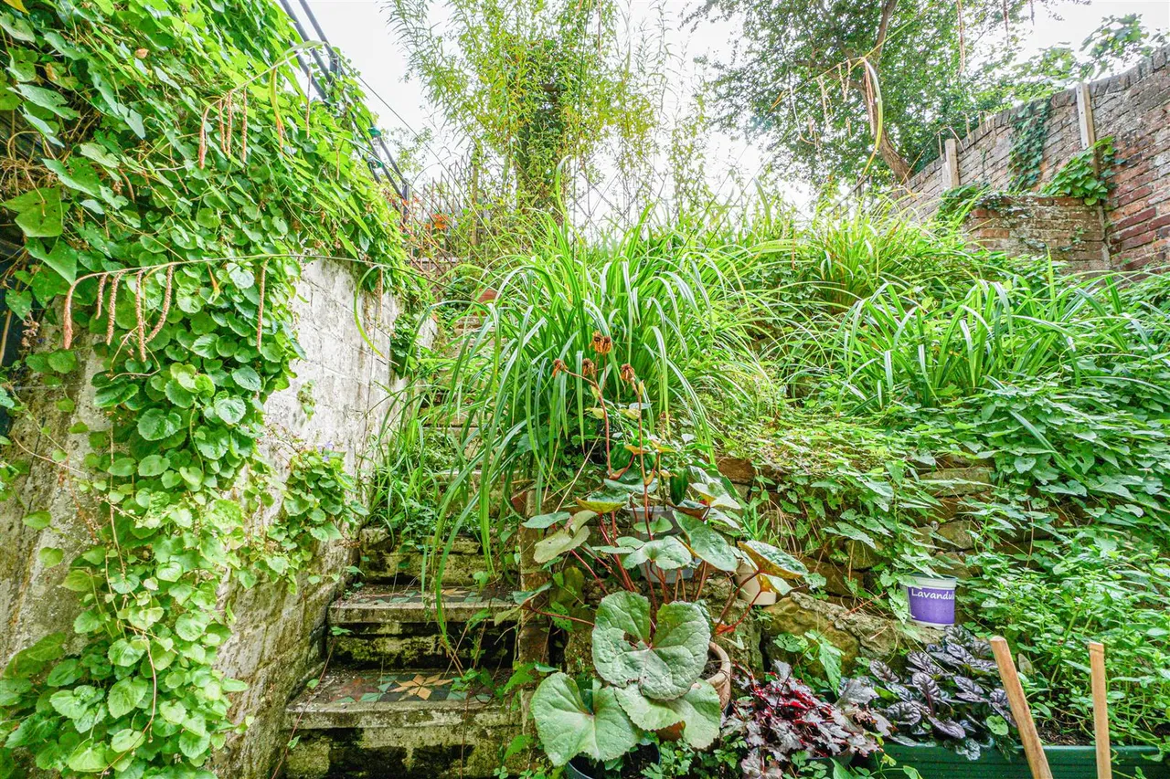 Church Road, St. Leonards-on-sea, photo 6