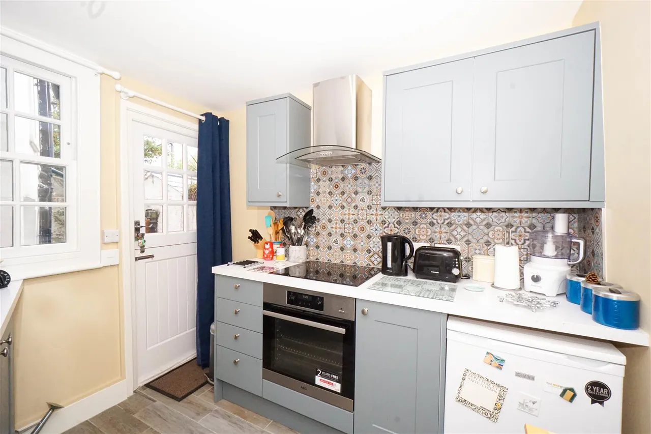 Castle Hill Road, Hastings, photo 12