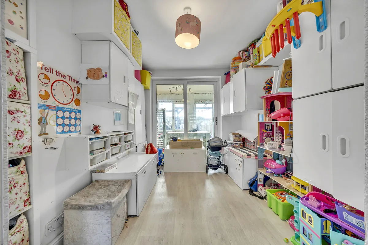 The Drive, Collier Row, Romford, RM5 3TR, photo 10