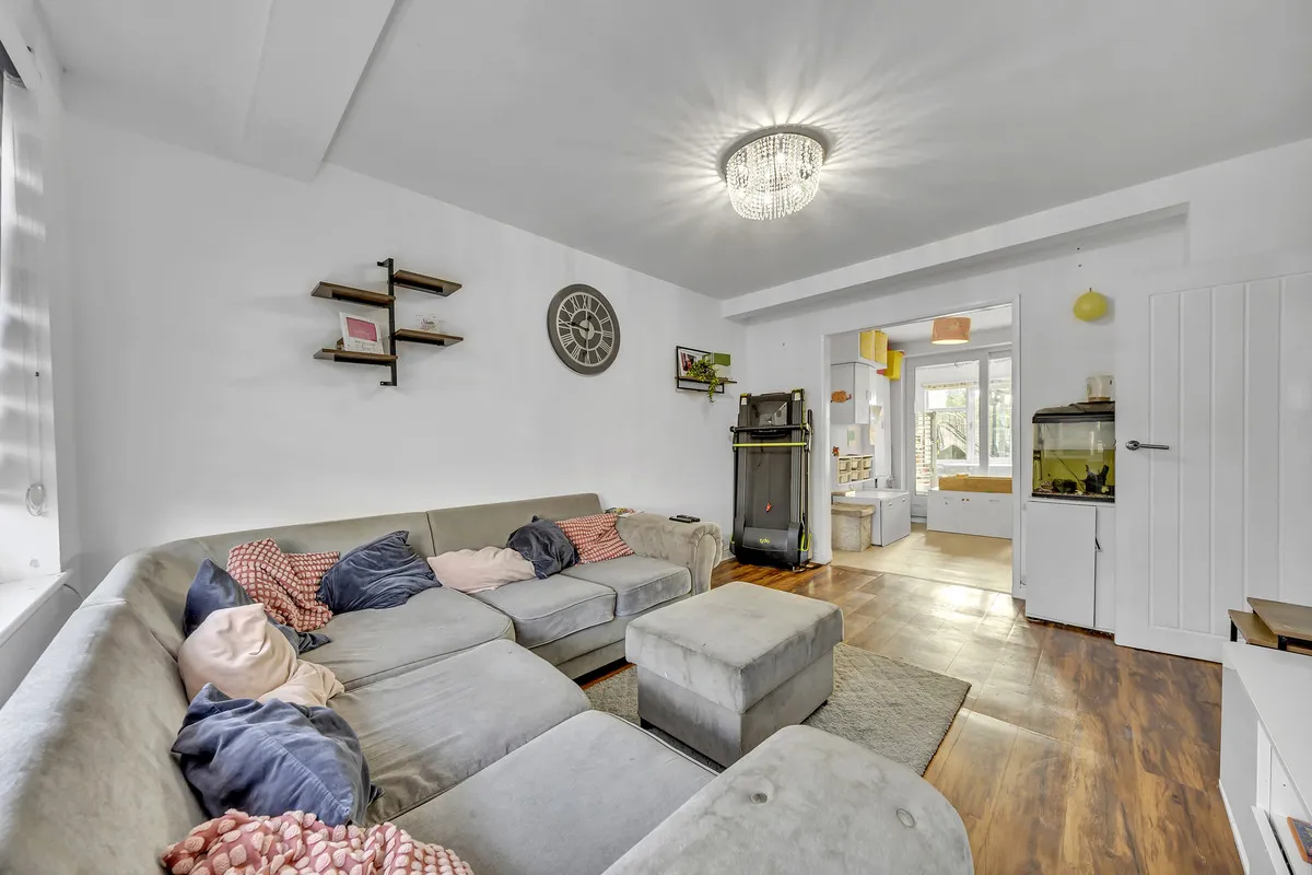 The Drive, Collier Row, Romford, RM5 3TR, photo 8