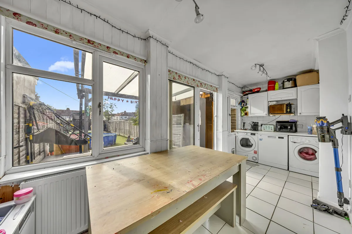 The Drive, Collier Row, Romford, RM5 3TR, photo 11