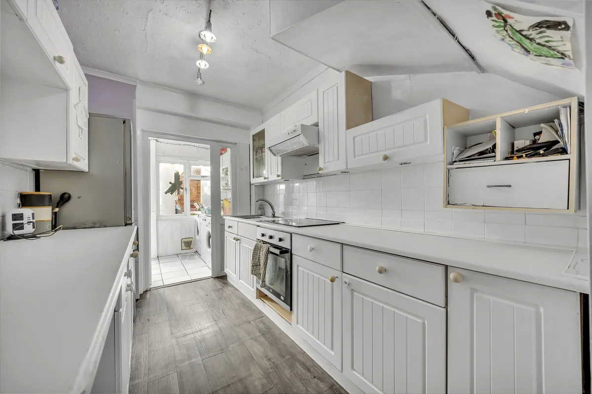The Drive, Collier Row, Romford, RM5 3TR, photo 3