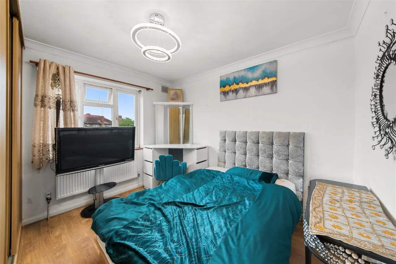 Adelphi Crescent, Hayes, photo 11