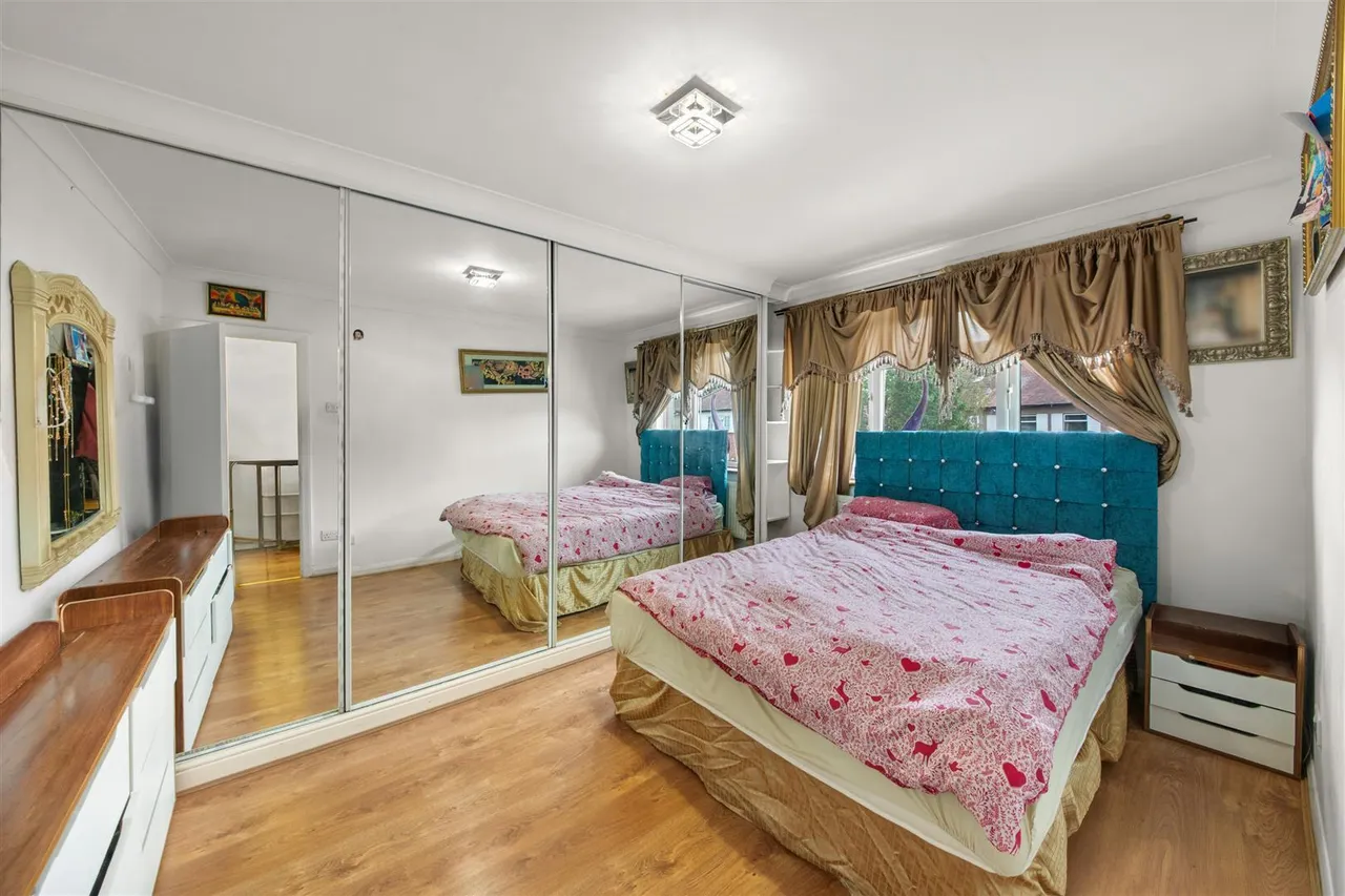 Adelphi Crescent, Hayes, photo 10