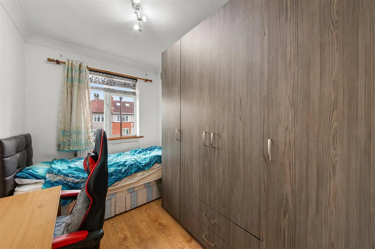 Adelphi Crescent, Hayes, photo 13
