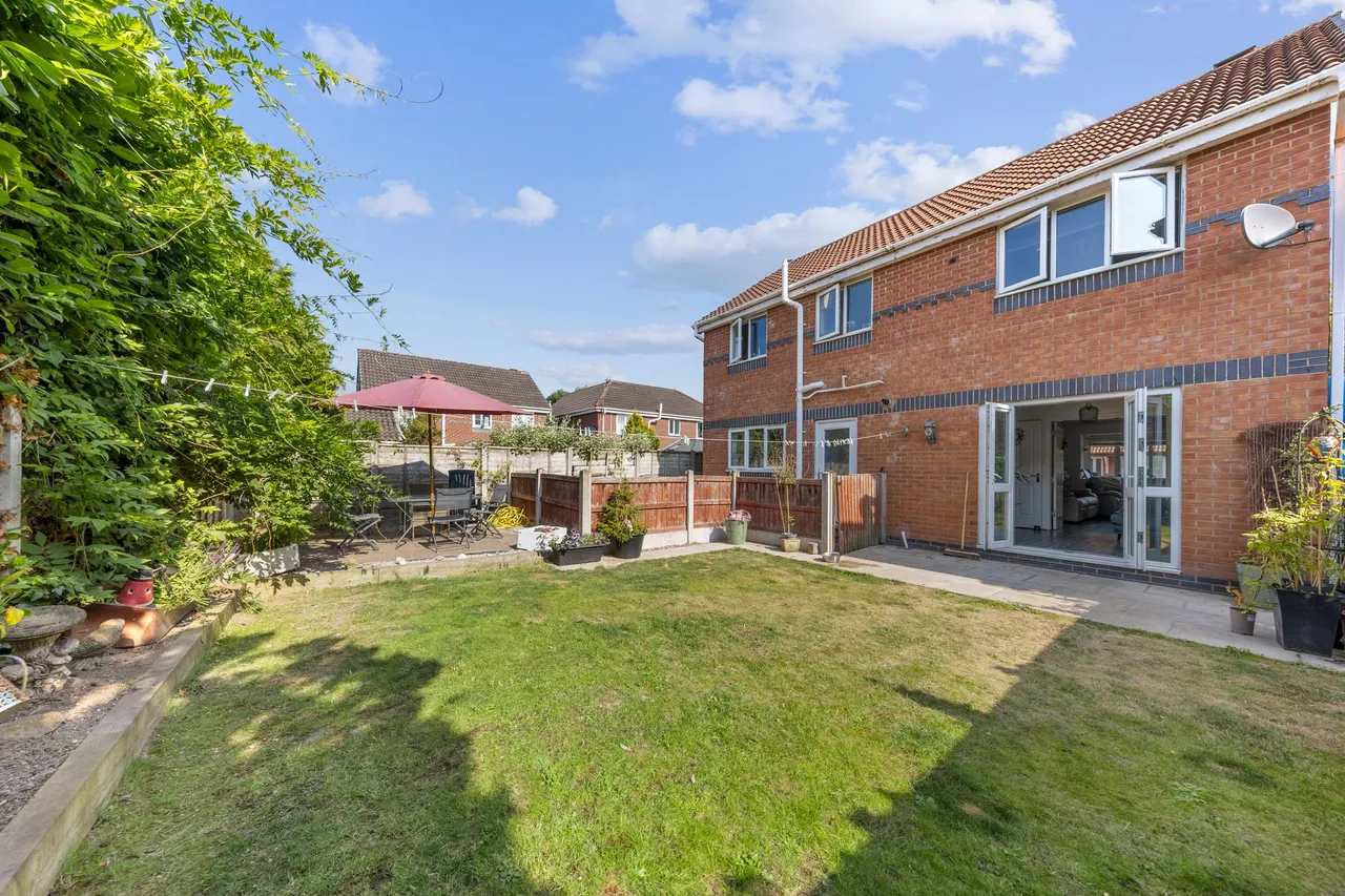 Pride Close, Newton-Le-Willows, Newton-Le-Willows, WA12 8EF, photo 4