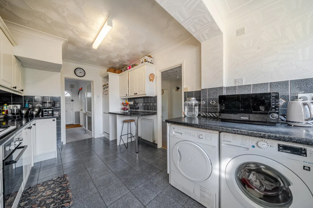 Cathcart Drive, BR6, photo 13