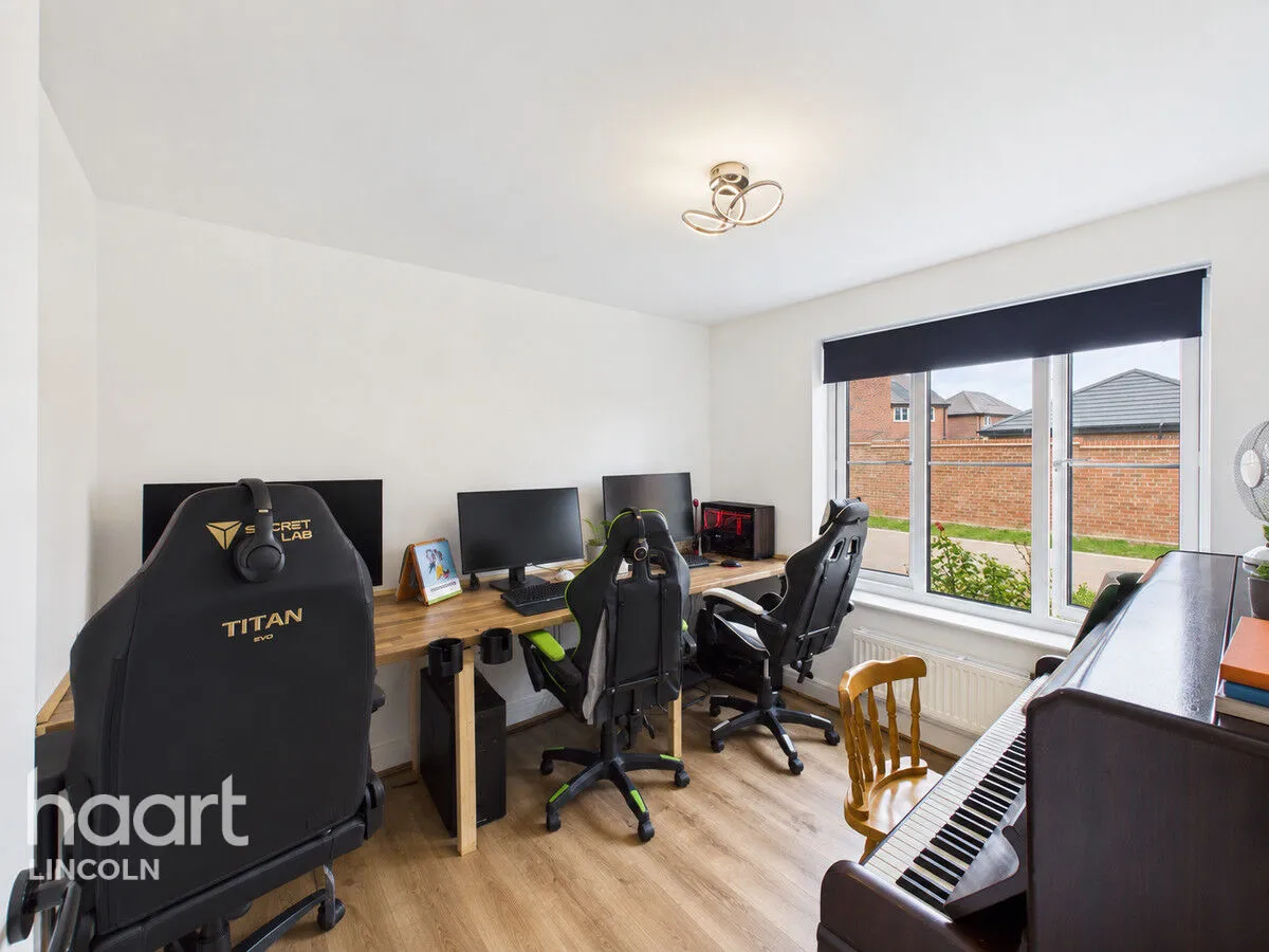 Thewlis Avenue, Sleaford, NG34, photo 10