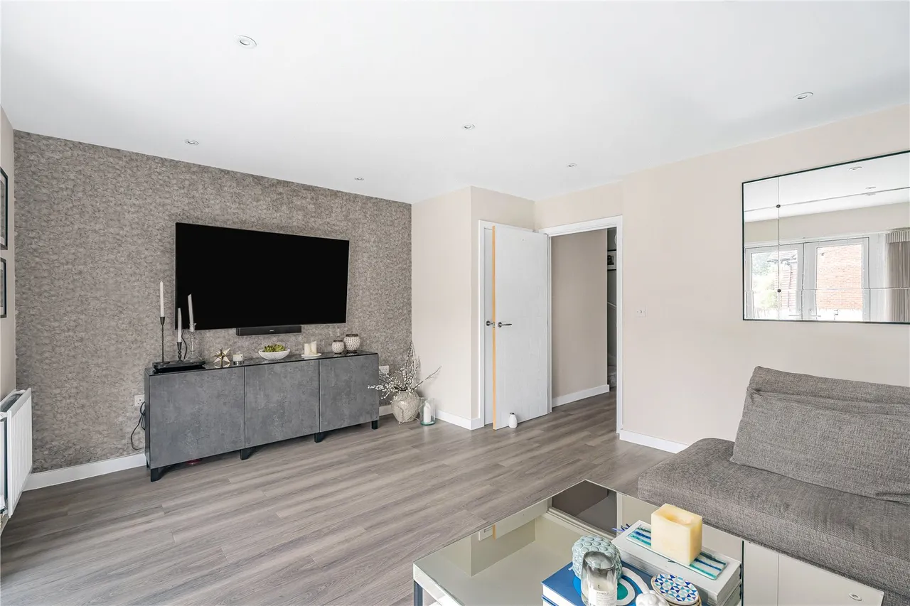 Old Oak Avenue, Goffs Oak, Waltham Cross, EN7 6EW, photo 5