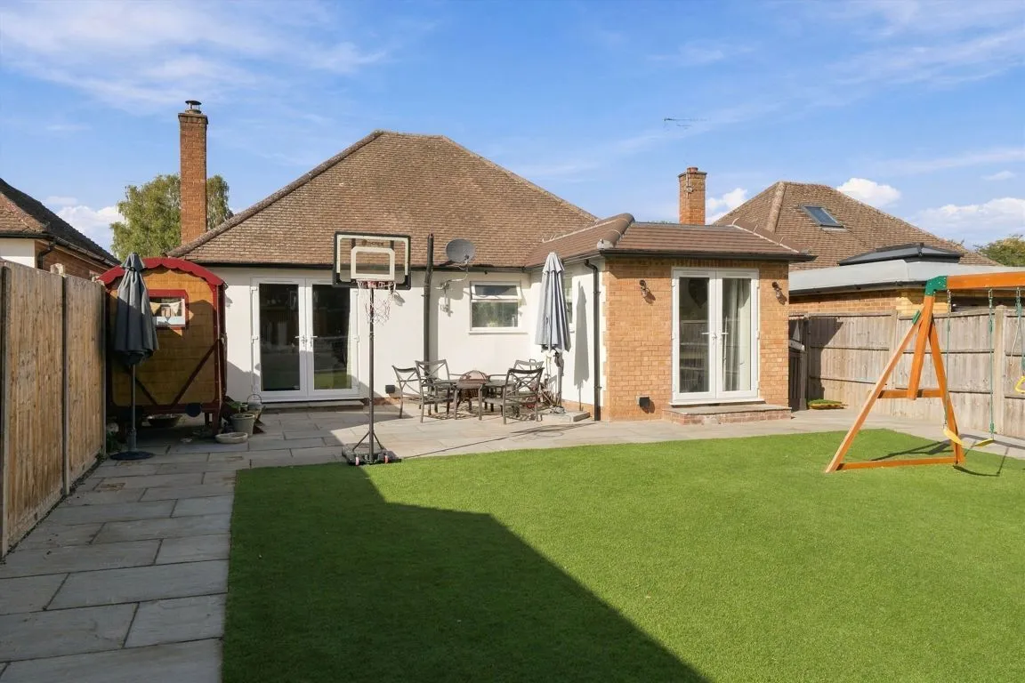 Katherine Close, Addlestone, KT15, photo 9