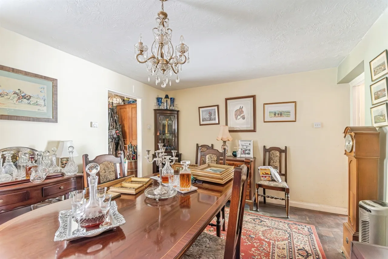 High Street, Shrivenham, SN6, photo 8