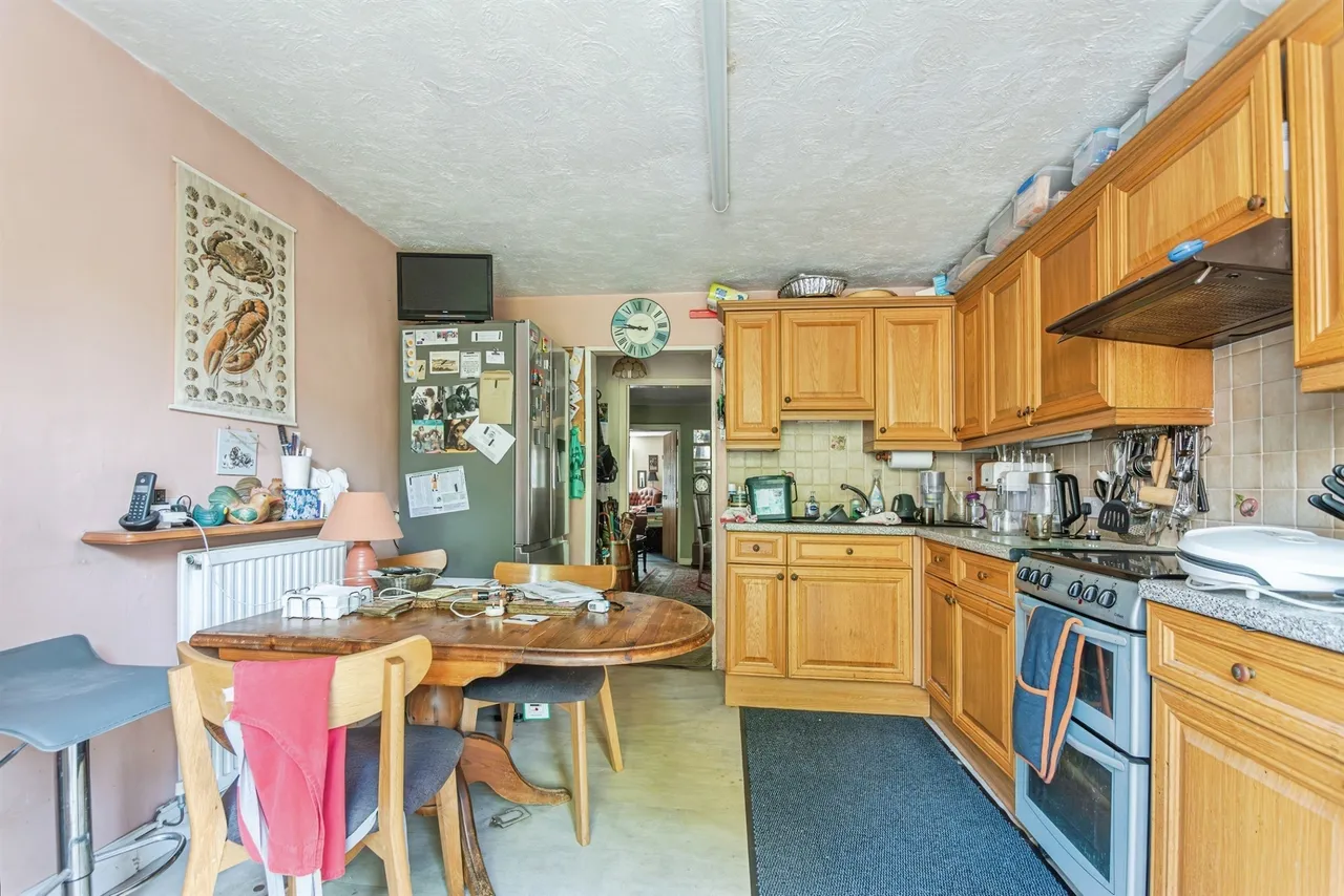 High Street, Shrivenham, SN6, photo 9