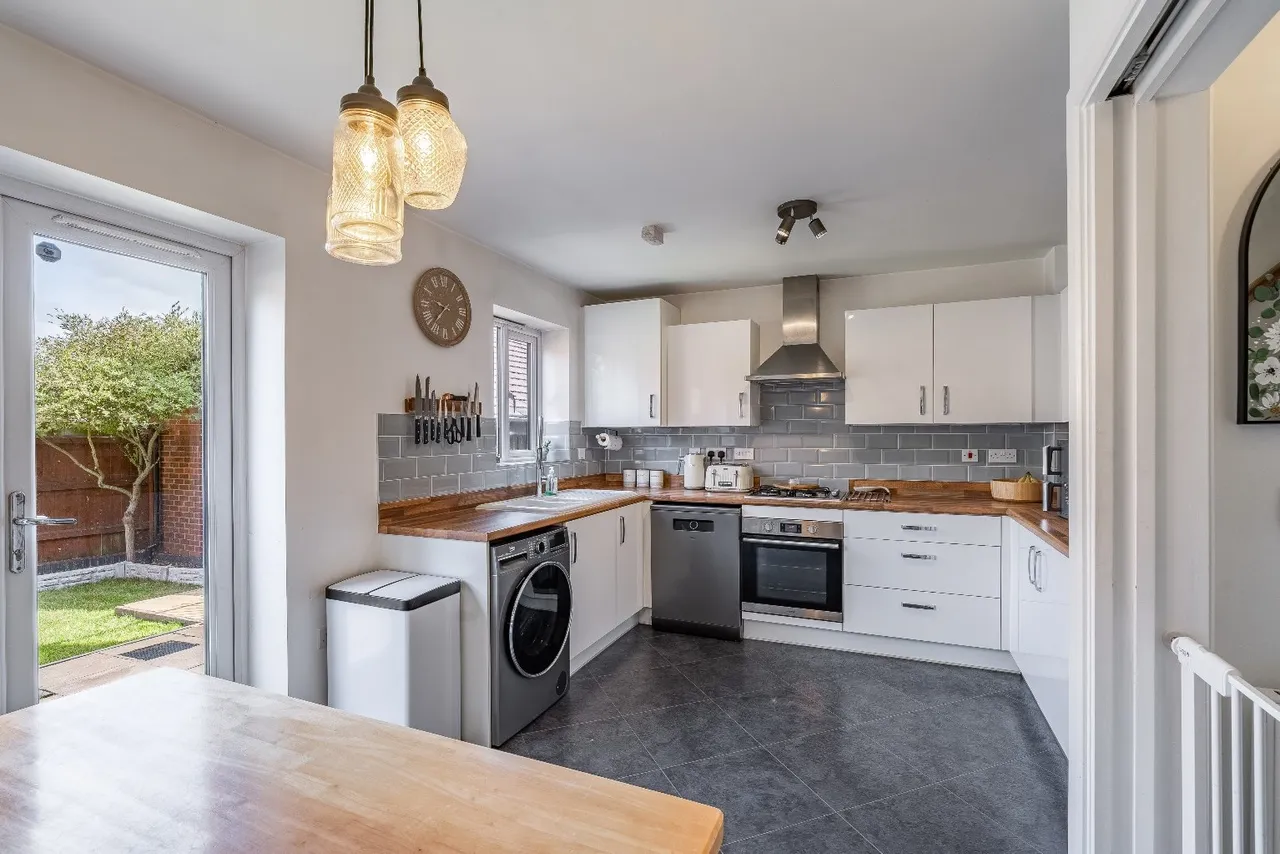 Booth Crescent, Lawley, Telford TF3 5HX, photo 5
