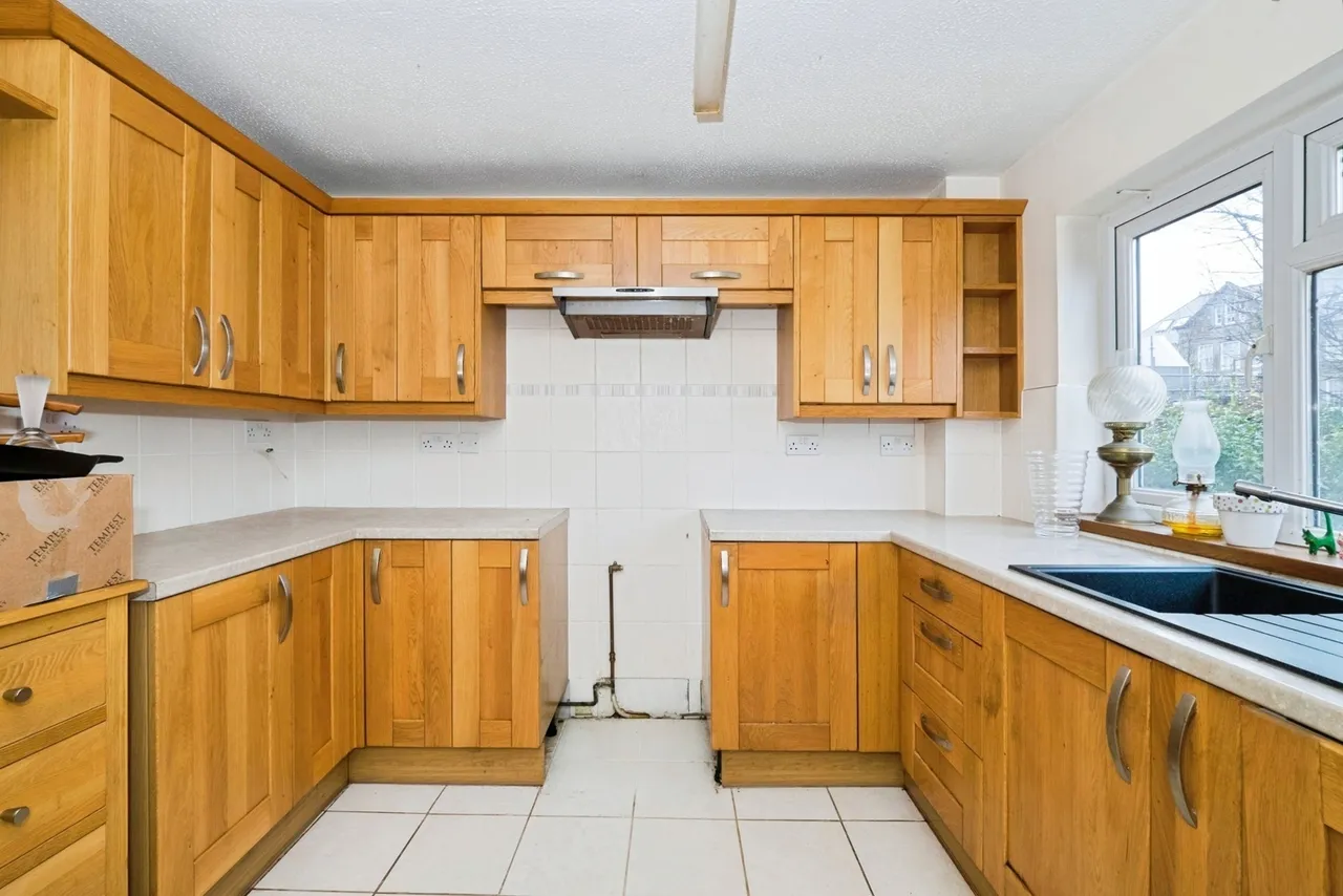 3 bed flat for sale, Jack Stephens Estate, Penzance, TR18