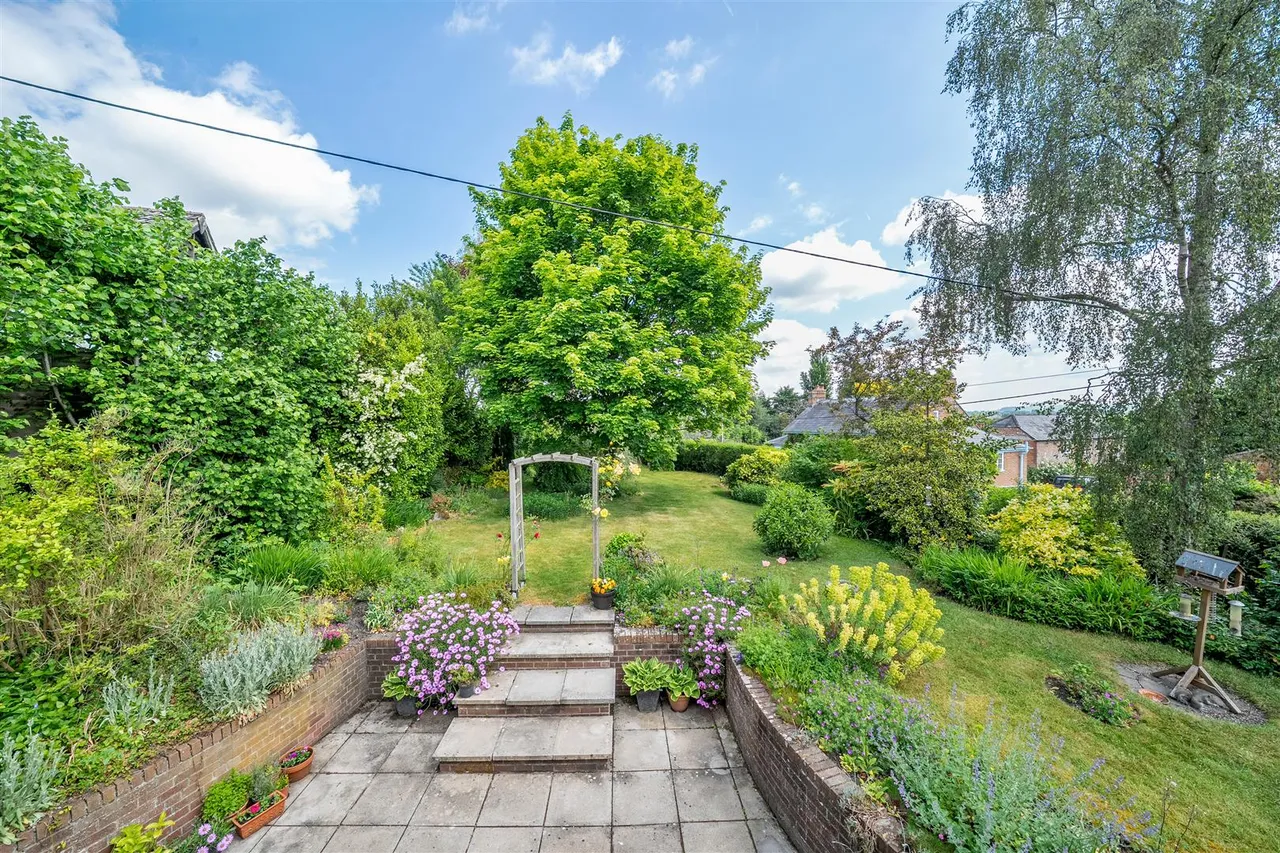 High Street, Great Cheverell, SN10, photo 18