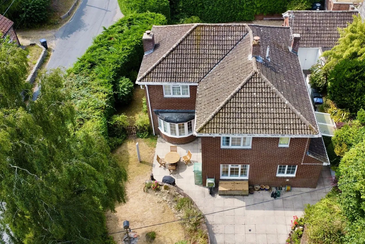 High Street, Great Cheverell, SN10, photo 6