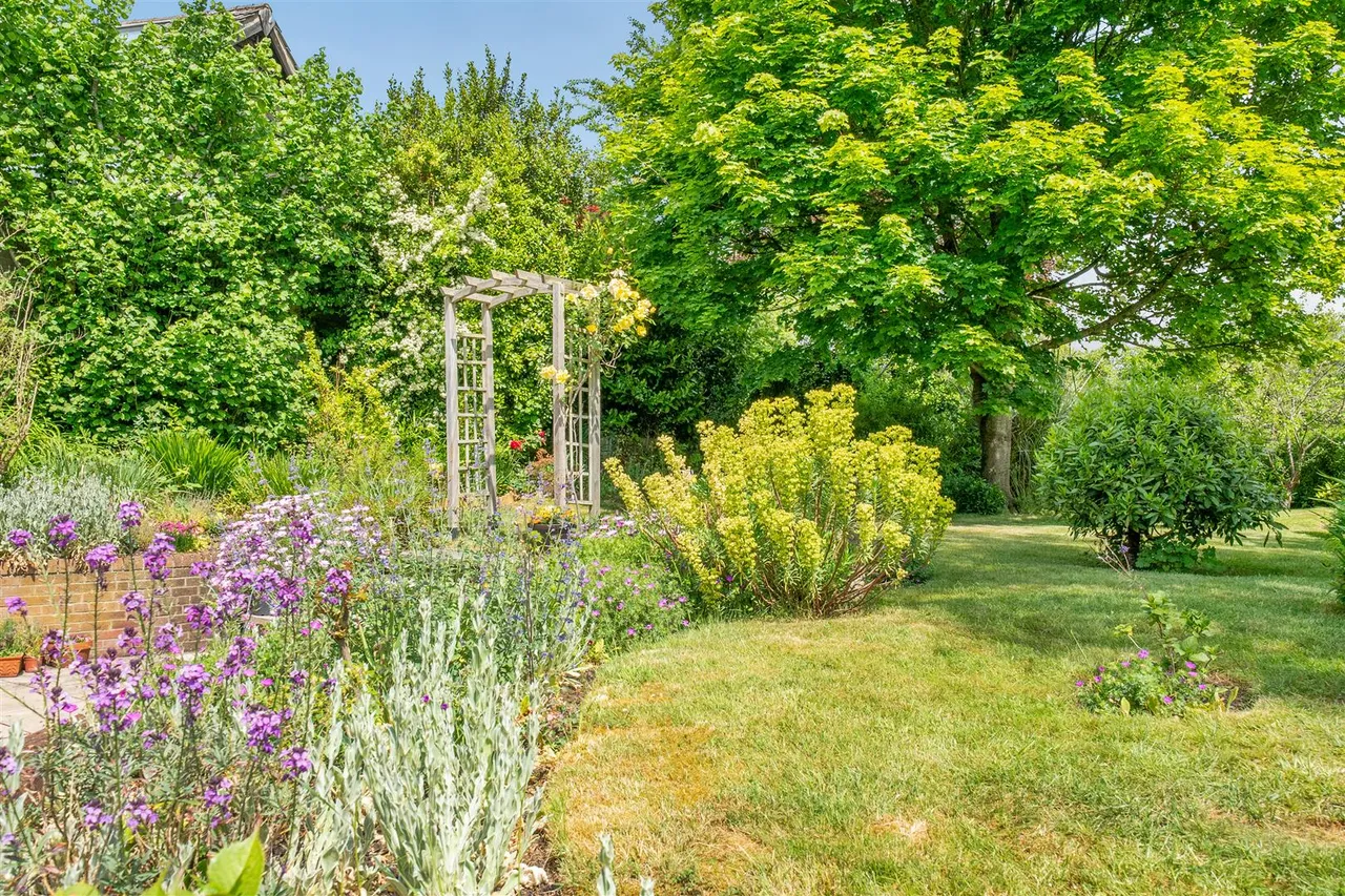 High Street, Great Cheverell, SN10, photo 17