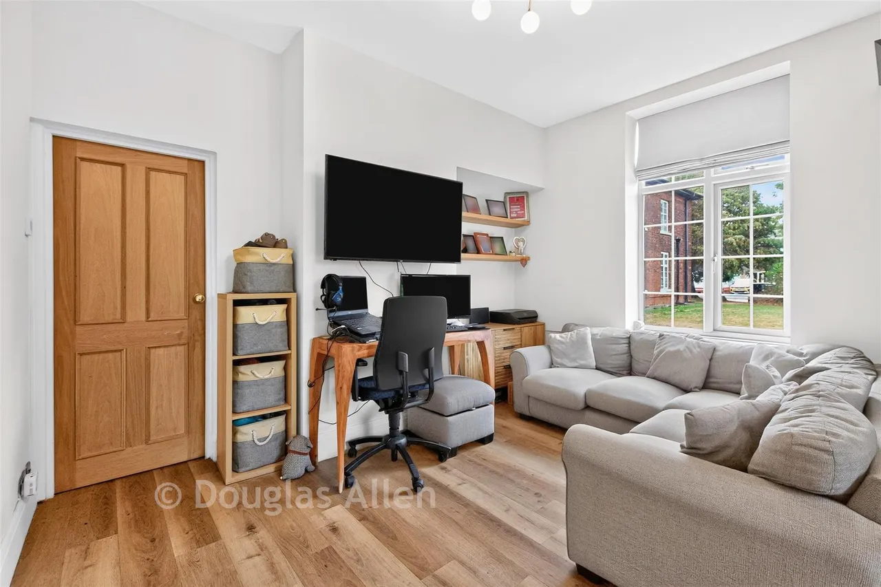 Astra Close, Hornchurch, RM12, photo 8