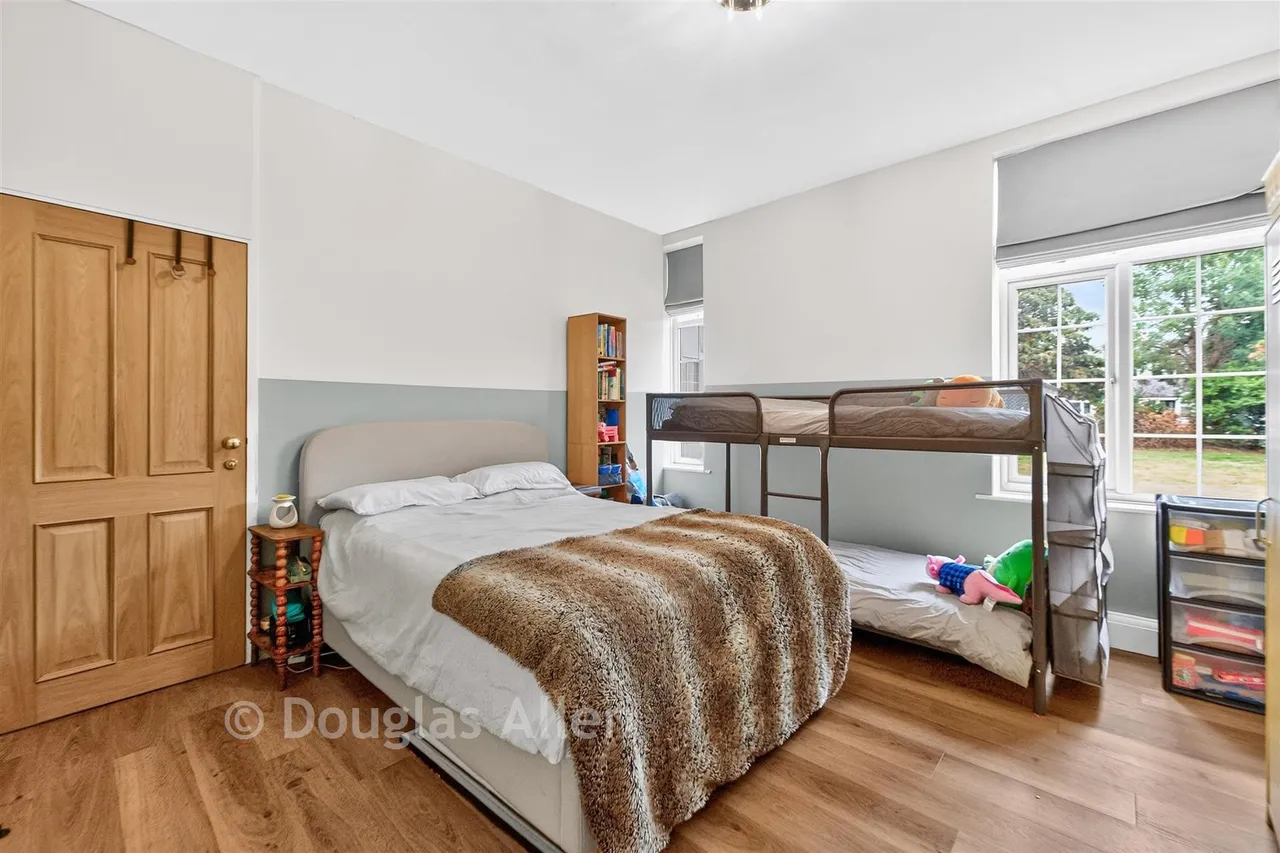 Astra Close, Hornchurch, RM12, photo 14