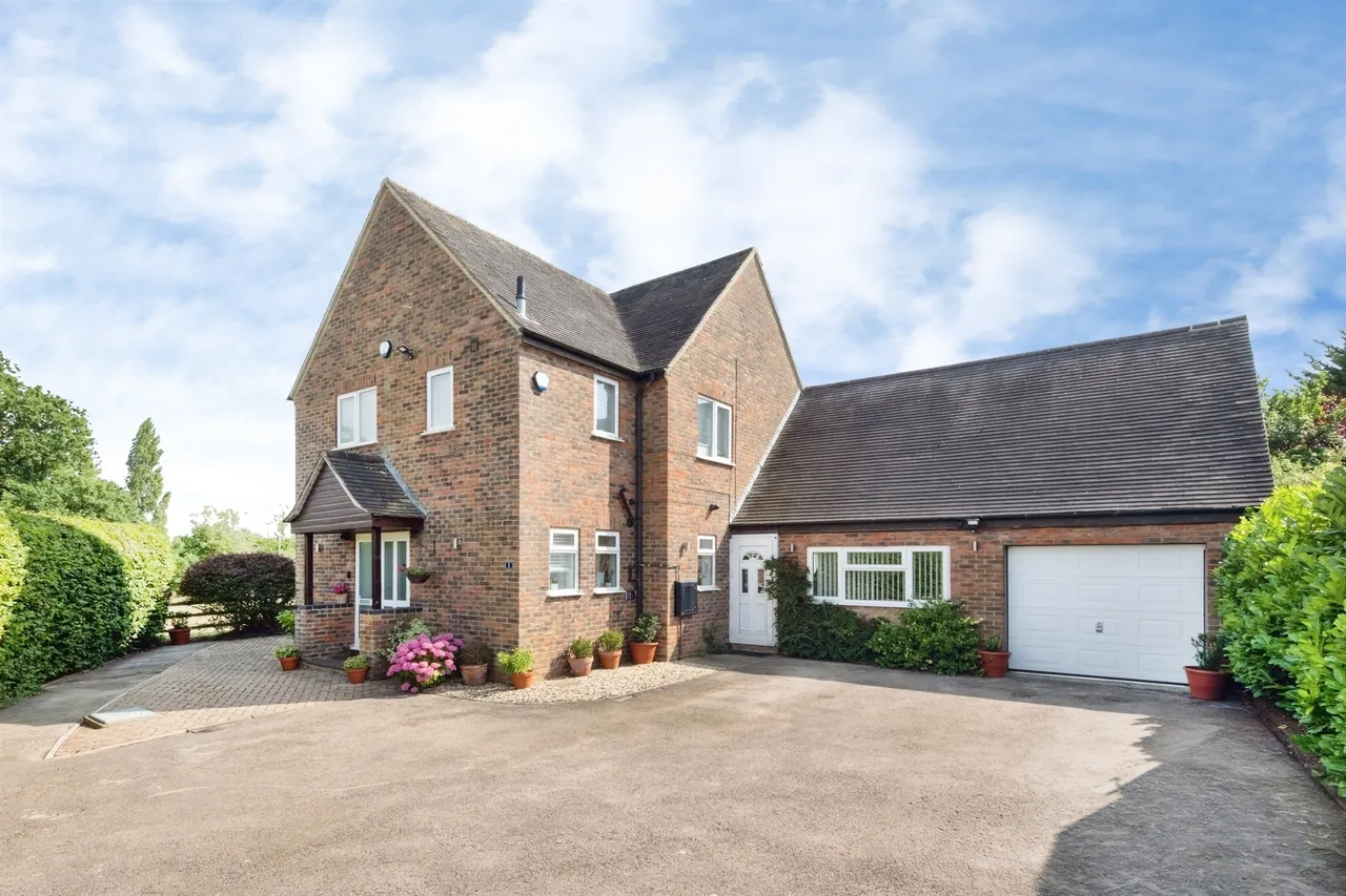 4 bed house for sale — Gascoigne Way, Bloxham, Banbury