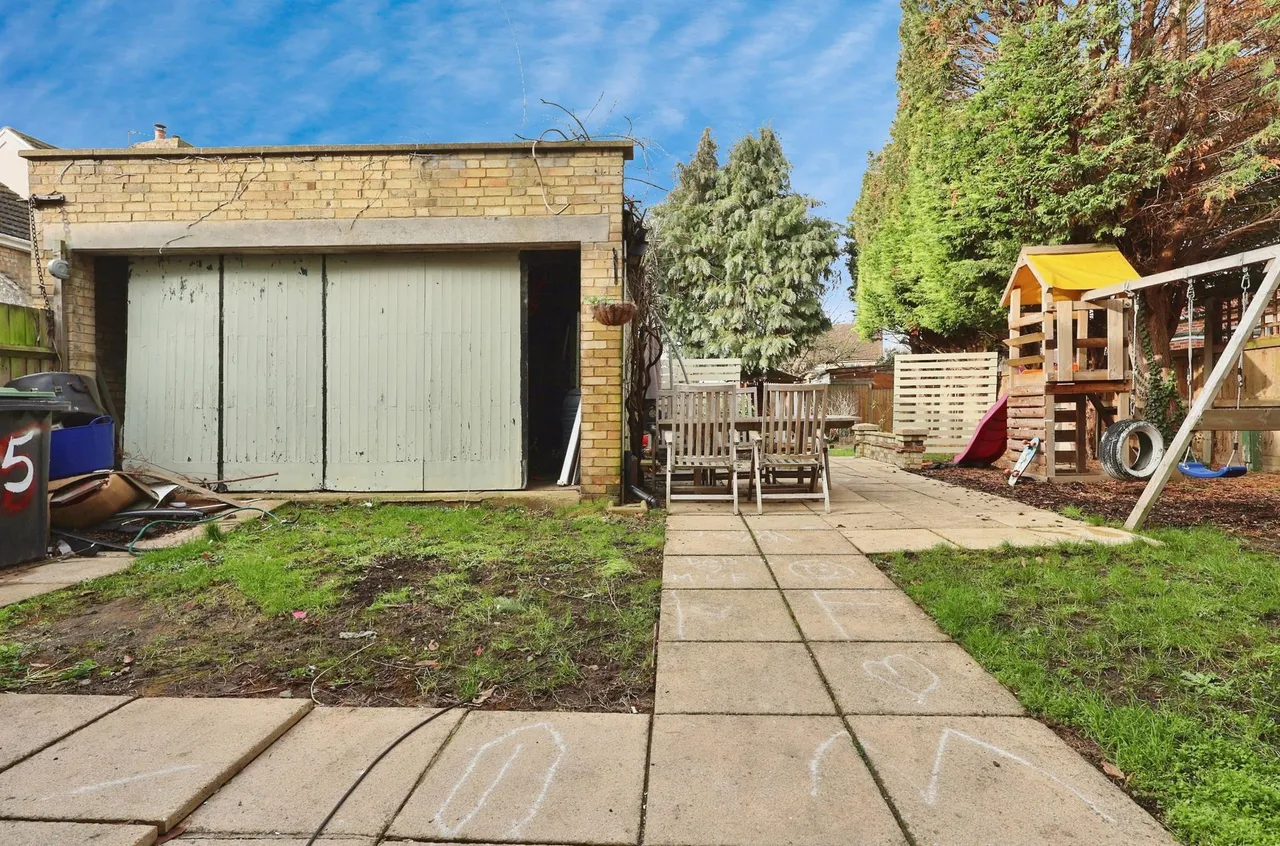High Street, Arlesey, SG15, photo 37