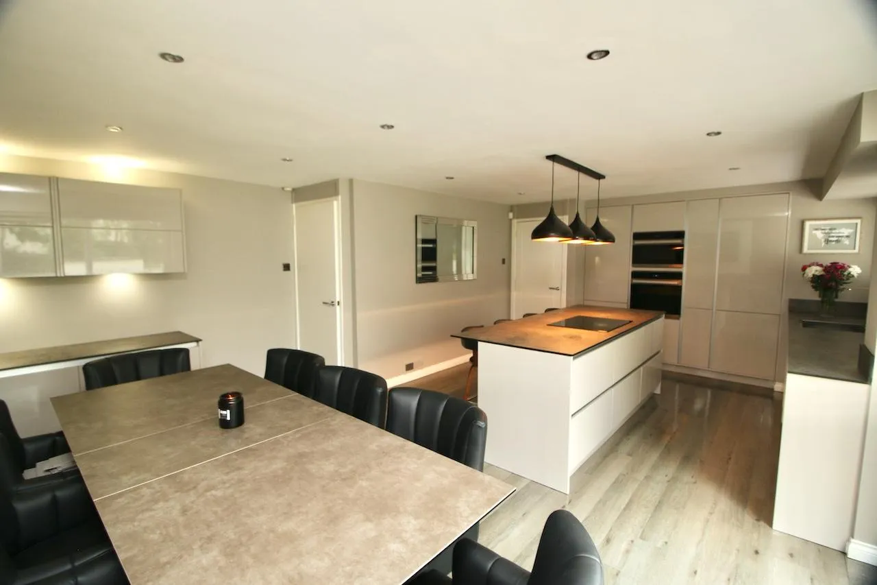 4 bed house for sale — Locksley Avenue, Cumbernauld, G67 4EN