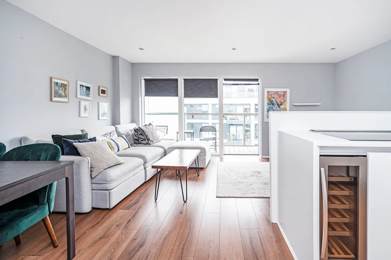 2 bed flat to rent — 155 Dance Square, London